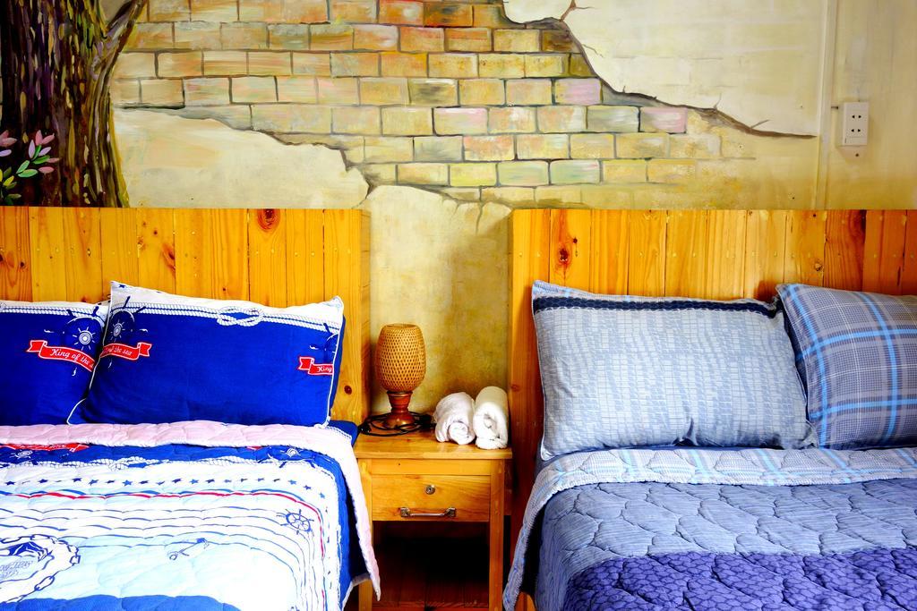 Wanderlust Saigon Hostel & Rooftop Bar Хошимін Екстер'єр фото