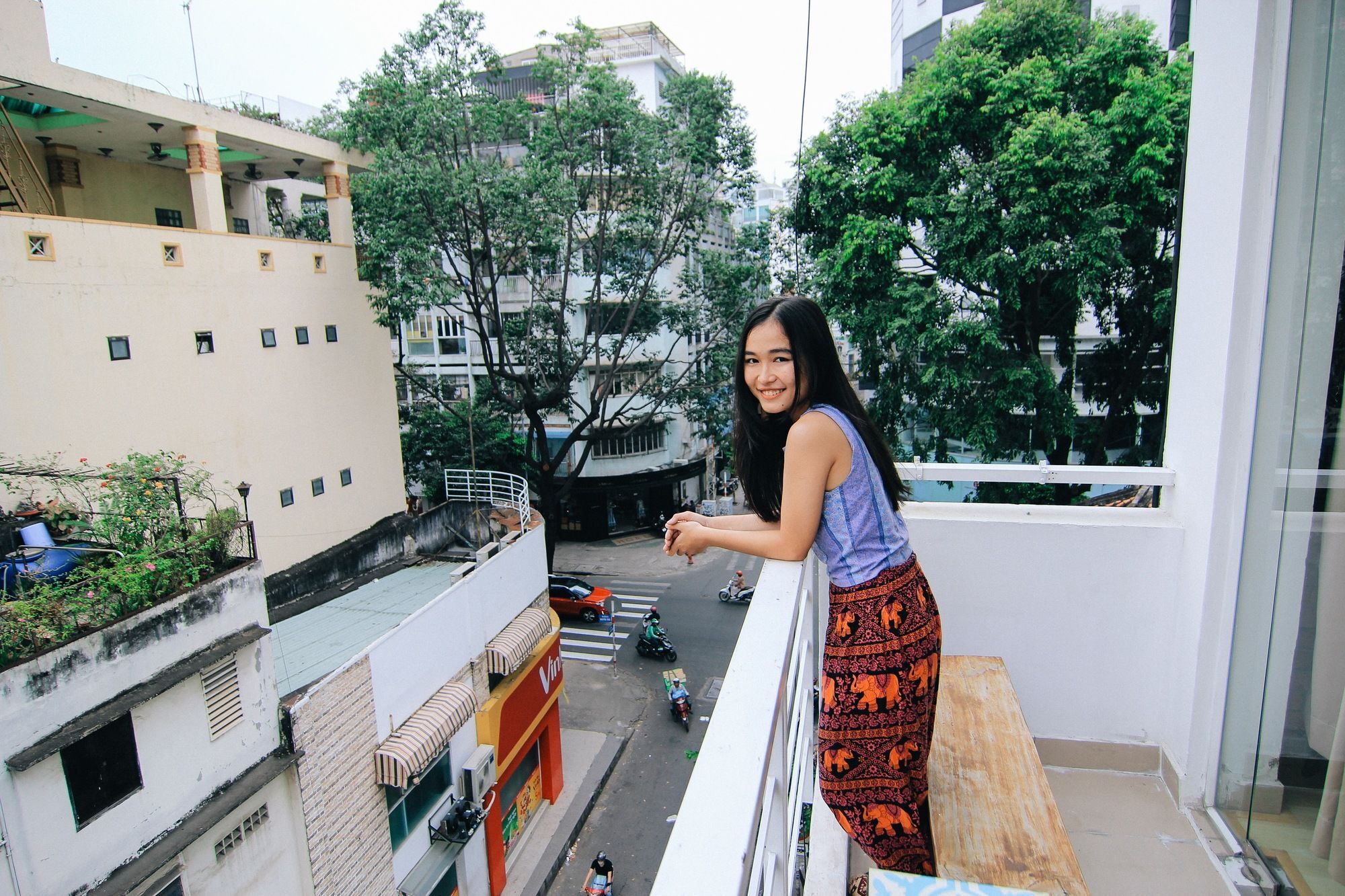 Wanderlust Saigon Hostel & Rooftop Bar Хошимін Екстер'єр фото
