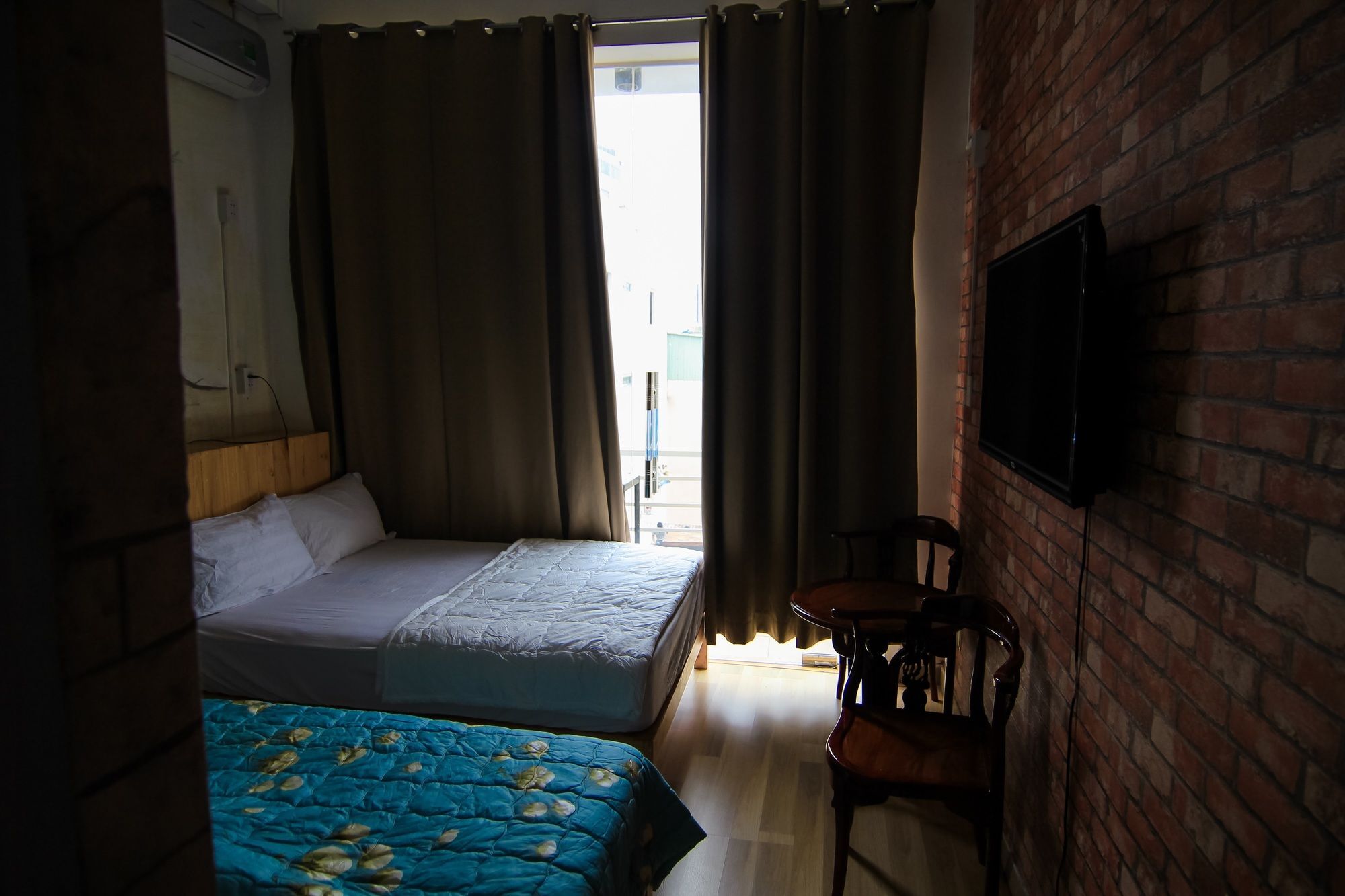 Wanderlust Saigon Hostel & Rooftop Bar Хошимін Екстер'єр фото