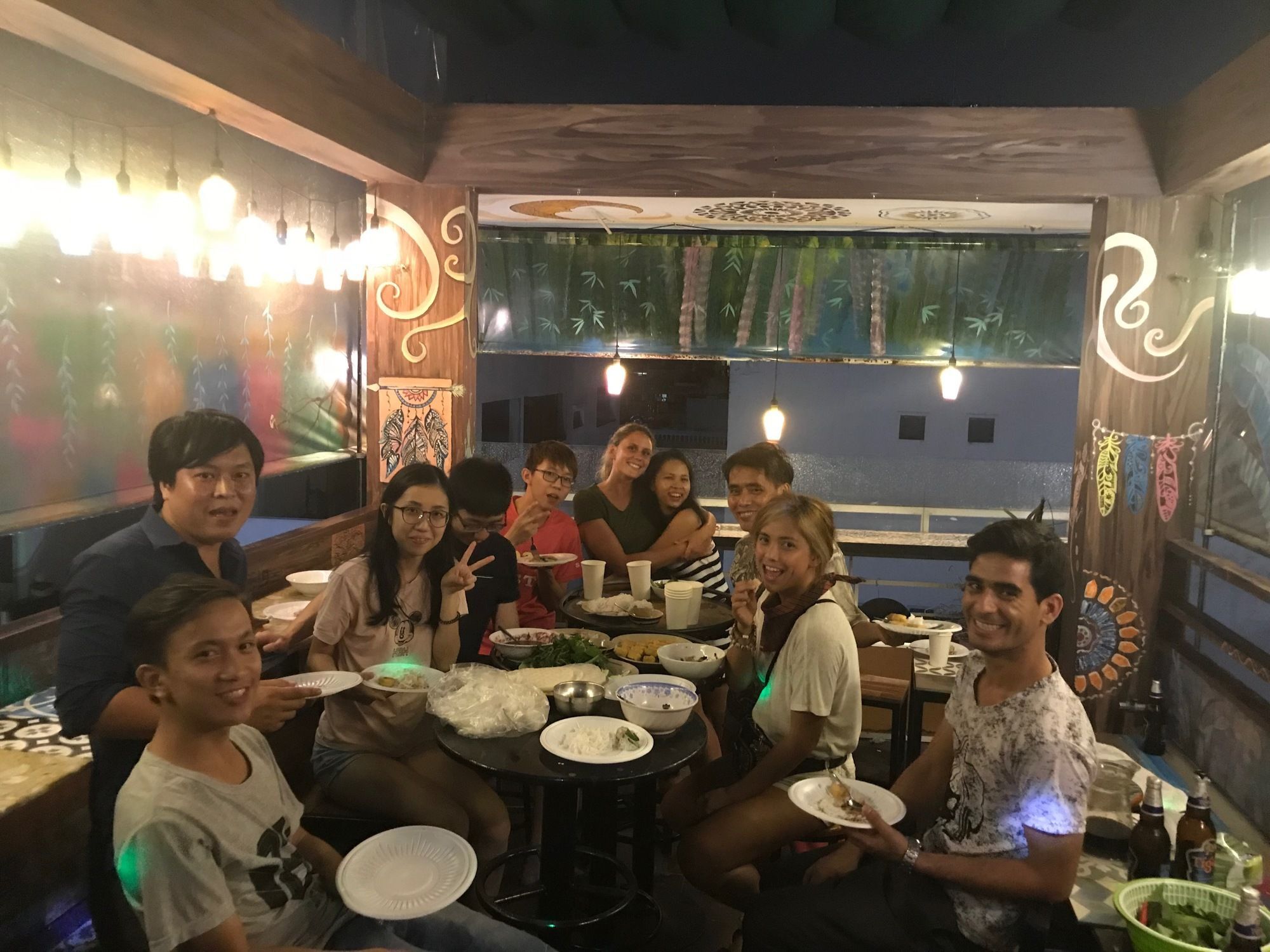 Wanderlust Saigon Hostel & Rooftop Bar Хошимін Екстер'єр фото